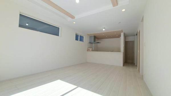 豊田市小坂町13丁目2号棟新築戸建全3棟(リビング)