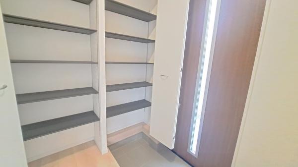 豊田市志賀町第62号棟新築戸建全2棟(玄関)