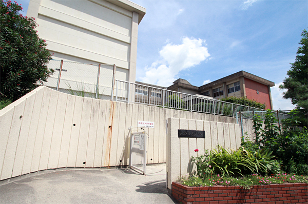 グローリアスヒルズ旭ヶ丘　中古マンション(東郷町立音貝小学校)