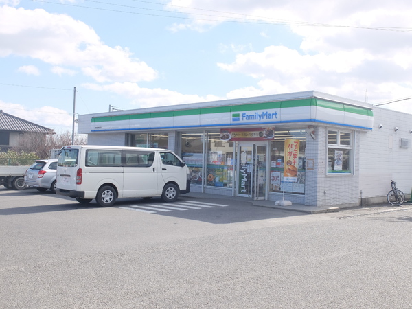 愛知郡東郷町御岳１丁目の土地(ファミリーマート東郷諸輪東店)