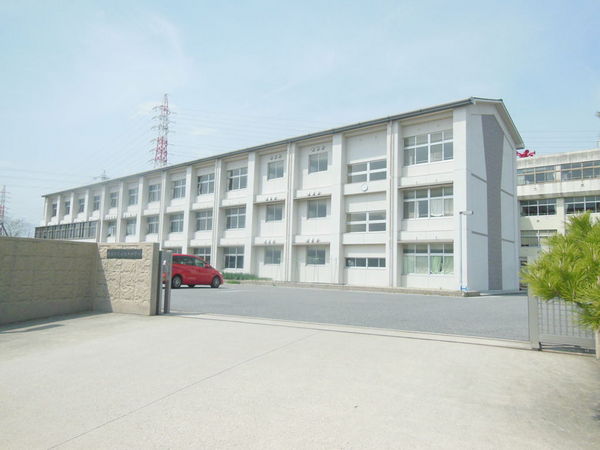 日進市香久山５丁目の中古一戸建て(日進市立日進西中学校)