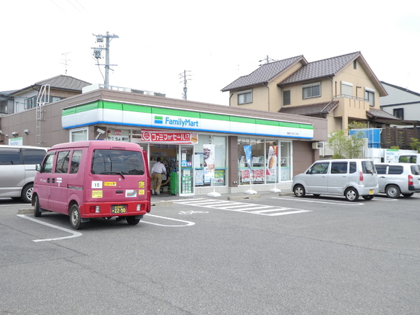 愛知郡東郷町兵庫２丁目の中古一戸建て(ファミリーマート東郷三ツ池三丁目店)