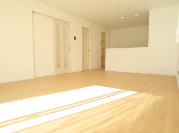 小平市小川町１丁目の新築一戸建