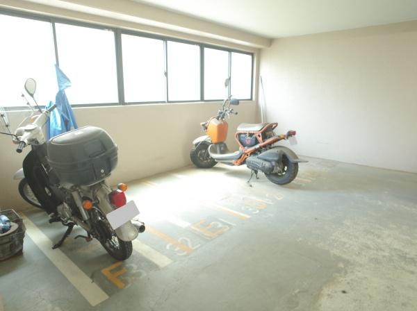 ウイングヒルズ一橋学園　南西角部屋！