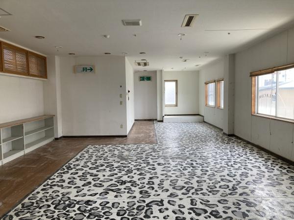 恵庭市栄恵町３階建店舗