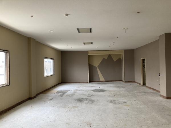 恵庭市栄恵町３階建店舗
