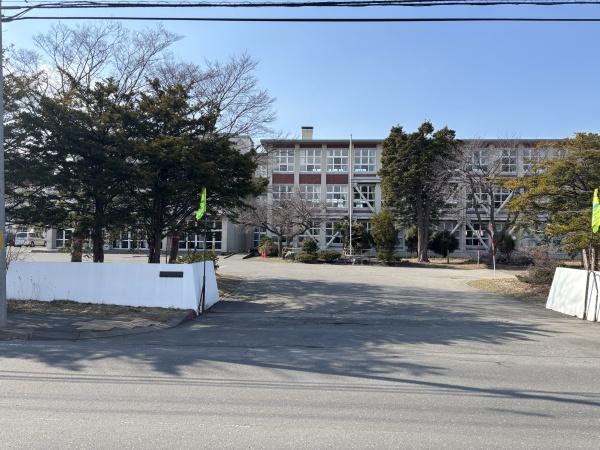 千歳市新富1丁目の土地(千歳市立千歳中学校)