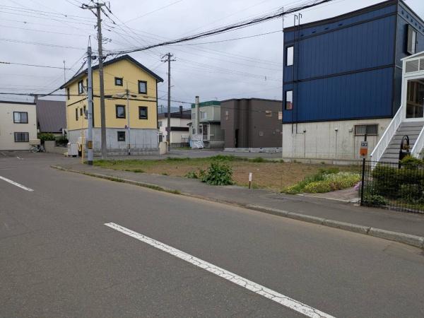 札幌市手稲区曙五条3丁目の土地(前面道路含む現地写真)
