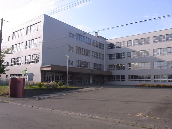 千歳市若草4丁目の土地(千歳市立向陽台小学校)
