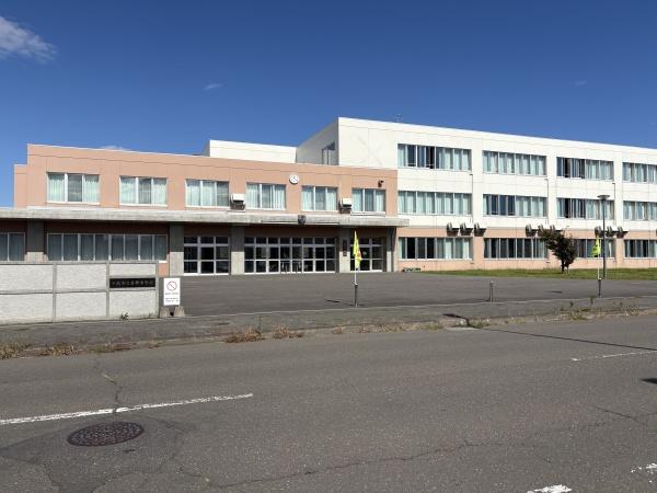 千歳市長都駅前４丁目の土地(千歳市立勇舞中学校)