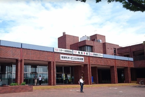 綾瀬市早川城山４丁目の中古一戸建て(綾瀬市立図書館)