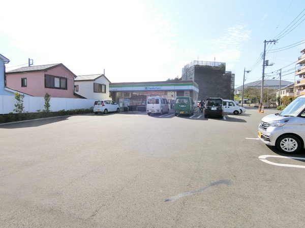 大和市柳橋5丁目2期 新築分譲2号棟(ファミリーマート大和柳橋三丁目店)