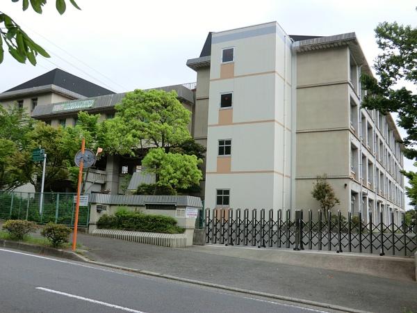 厚木市森の里3丁目の中古一戸建て(厚木市立森の里中学校)