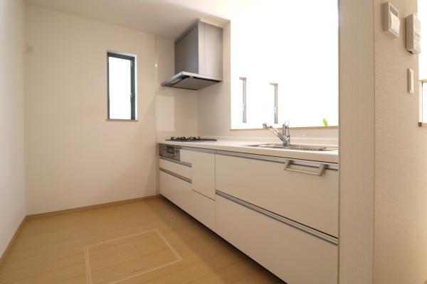 綾瀬市深谷上６丁目の新築一戸建