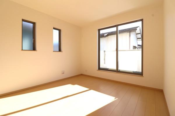 綾瀬市深谷上６丁目の新築一戸建