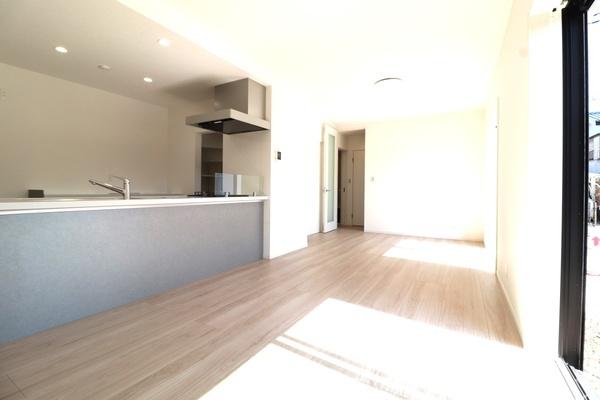 厚木市妻田北２丁目　新築一戸建て