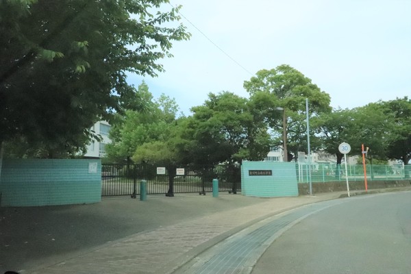 高座郡寒川町大曲3丁目の土地(寒川町立南小学校)