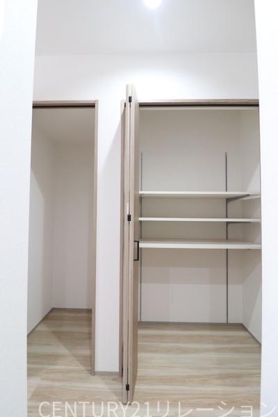 座間市東原2丁目の新築一戸建(収納)