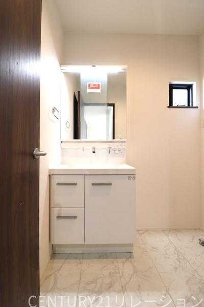 座間市東原２丁目の新築一戸建