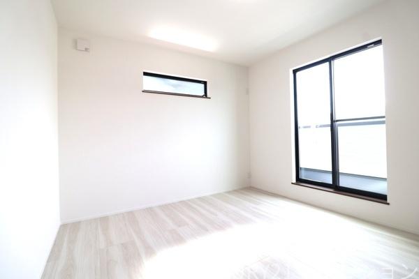 座間市東原２丁目の新築一戸建