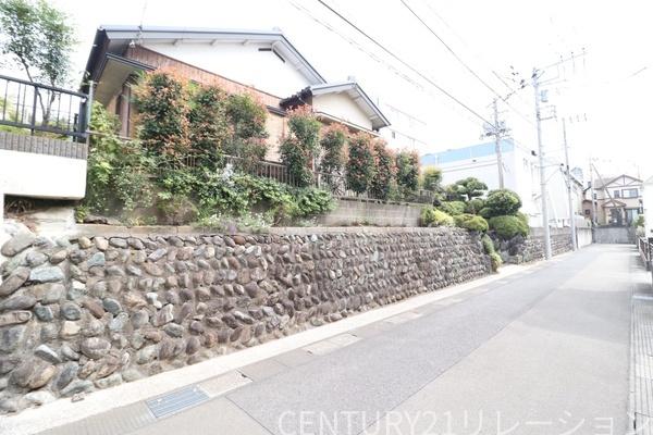 綾瀬市寺尾中1丁目の土地(前面道路含む現地写真)
