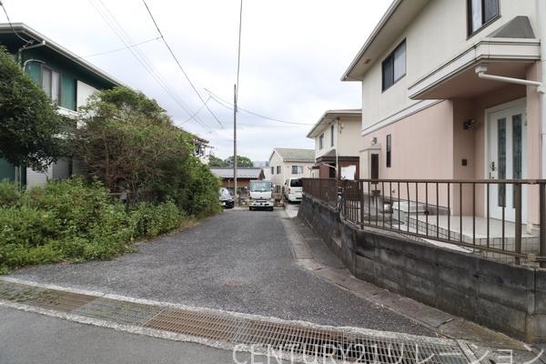 綾瀬市早川新築一戸建て(前面道路含む現地写真)