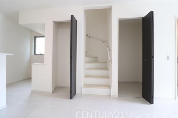 海老名市中野1丁目1期 新築分譲2号棟(収納)