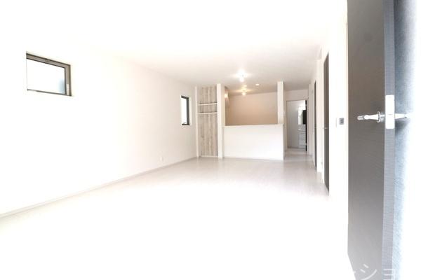 海老名市中野1丁目1期 新築分譲2号棟(リビング)