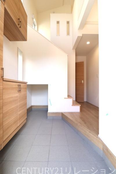 厚木市上荻野新築一戸建て(玄関)