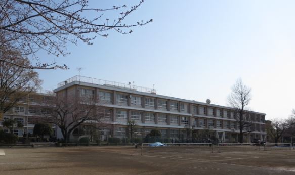 高座郡寒川町小谷３丁目の土地(寒川町立旭が丘中学校)