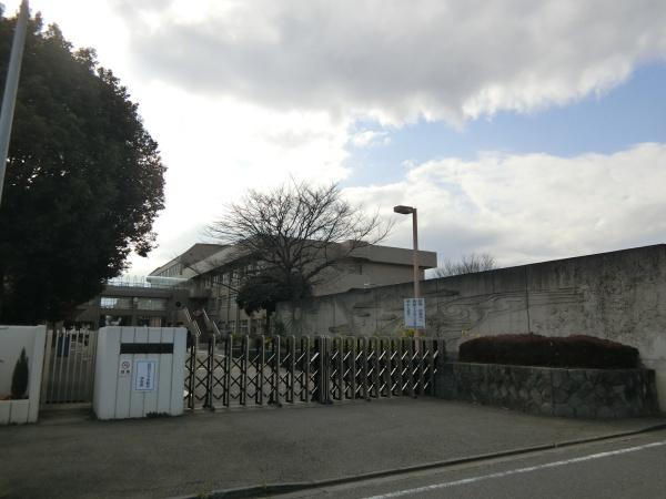 厚木市下川入の土地(厚木市立藤塚中学校)
