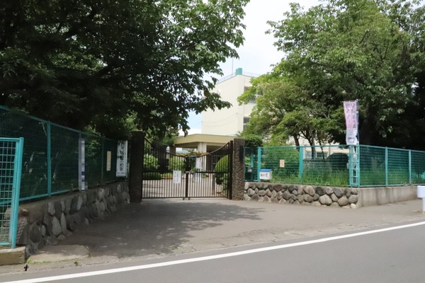 高座郡寒川町宮山の土地(寒川町立寒川小学校)