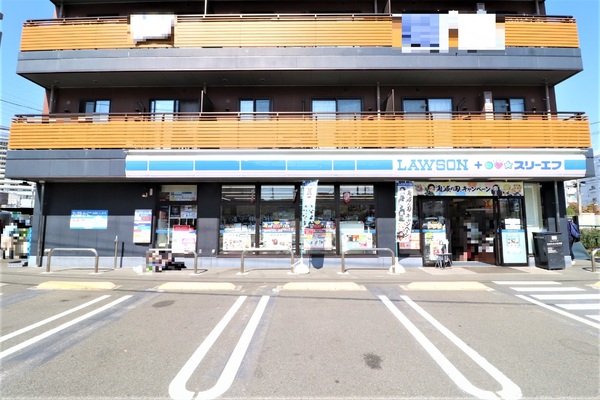 ブランシエラ海老名(ローソン・スリーエフ海老名駅東店)