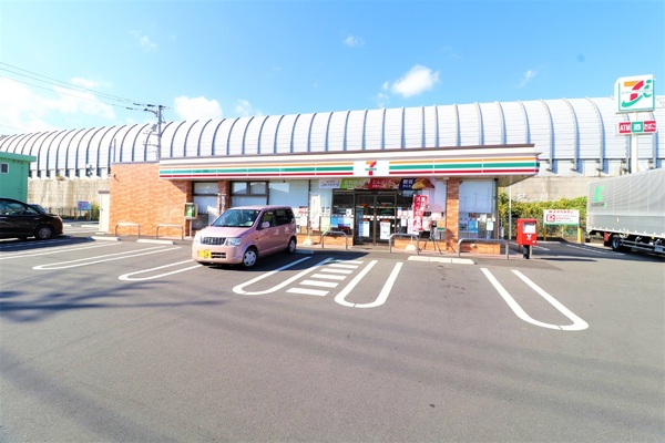 海老名市社家３丁目の中古一戸建て(セブンイレブン海老名社家店)