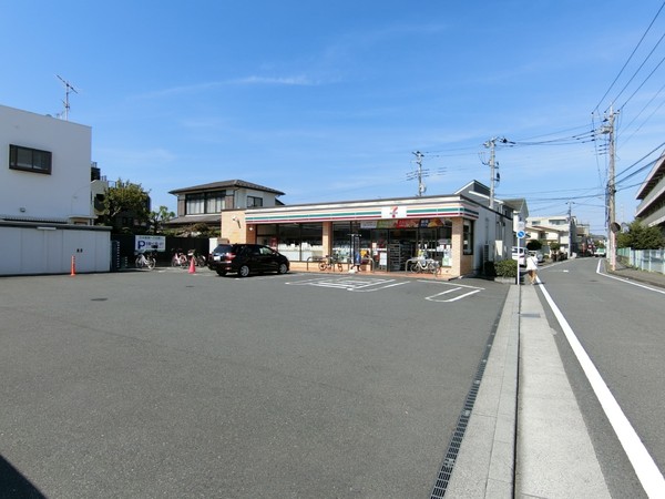相武台グリーンハイツA棟(セブンイレブン相模原相武台小前店)