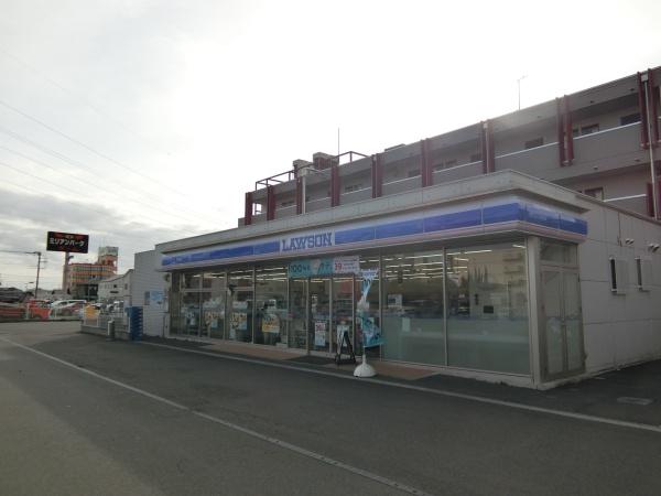 ネオスアクシア本厚木コアフィール(ローソン厚木恩名一丁目店)