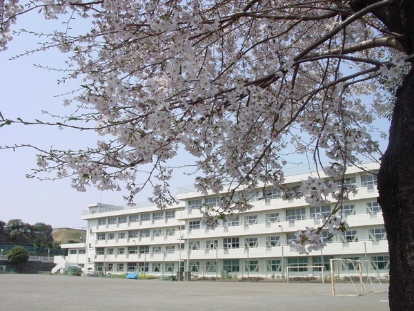東建座間ハイツ1号棟(座間市立立野台小学校)