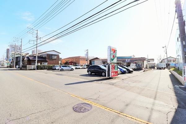 コアロード海老名Ⅴトリアノンタワーズクレスト・タワー(セブンイレブン海老名中新田2丁目店)