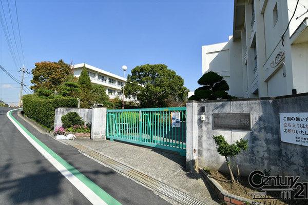 香芝市下田東５丁目の土地(香芝市立下田小学校)