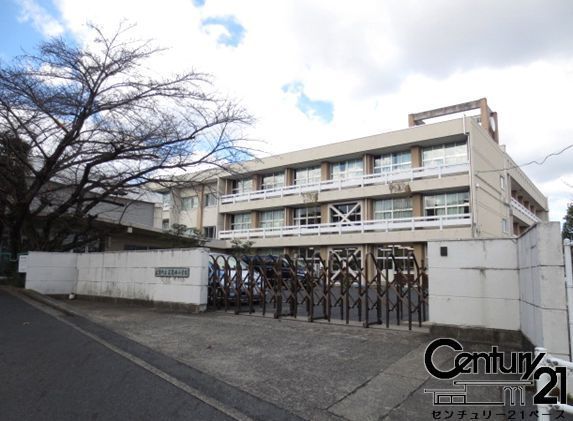 北葛城郡広陵町大字笠の土地(広陵町立広陵西小学校)