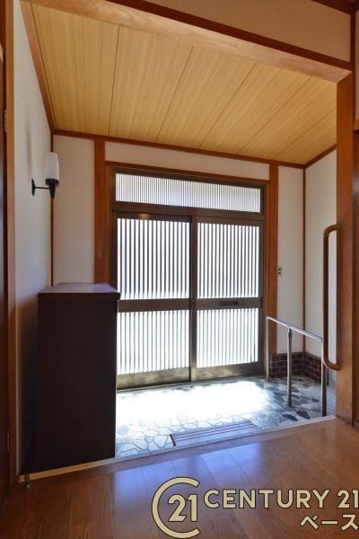 橿原市観音寺町の中古一戸建て(玄関)