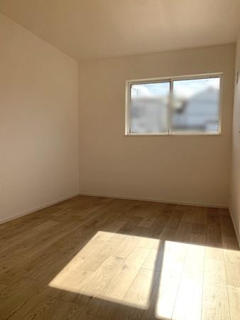 ファーストタウン小明町８号棟／新築一戸建