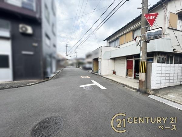 和歌山市松江北3丁目の中古一戸建て(前面道路含む現地写真)