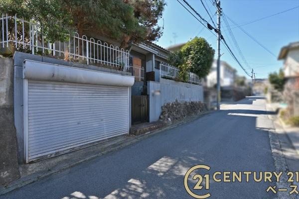 生駒郡平群町初香台２丁目　一戸建