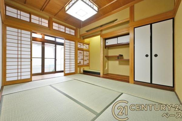 大和高田市西三倉堂２丁目　一戸建