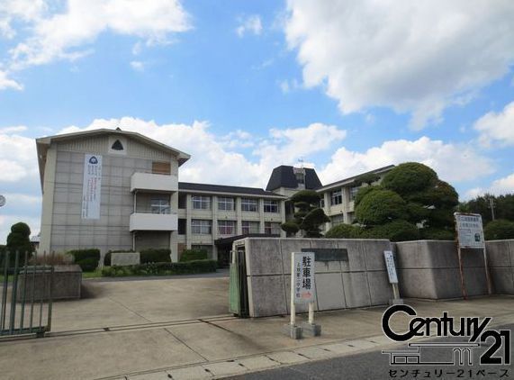 北葛城郡上牧町緑ヶ丘1丁目の中古一戸建て(上牧町立上牧第二中学校)