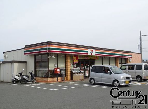 北葛城郡河合町高塚台2丁目の土地(セブンイレブン近鉄大輪田駅前店)