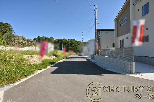 生駒市萩の台6号棟/新築一戸建(前面道路含む現地写真)