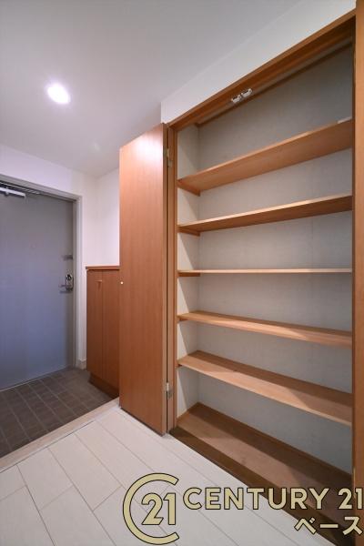 東急ドエル大和八木アネックスA棟(玄関)