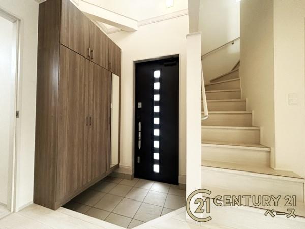 奈良市杏町1号棟/新築一戸建(玄関)